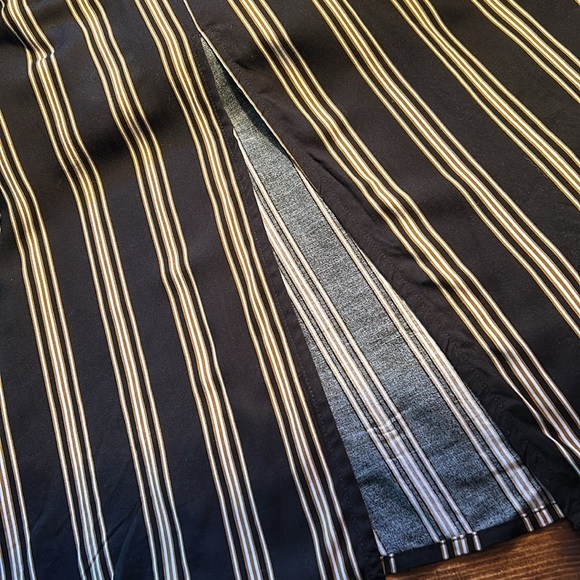 Uma and Leopold anthropology flowy relaxed fit flattering on so many figures - Picture 6 of 6